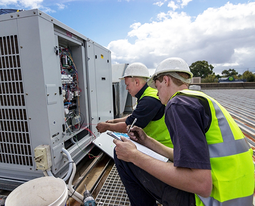 Joe Cool’s qualified and certified mechanics install rooftop package air conditioners on commercial and industrial buildings in Adelaide.